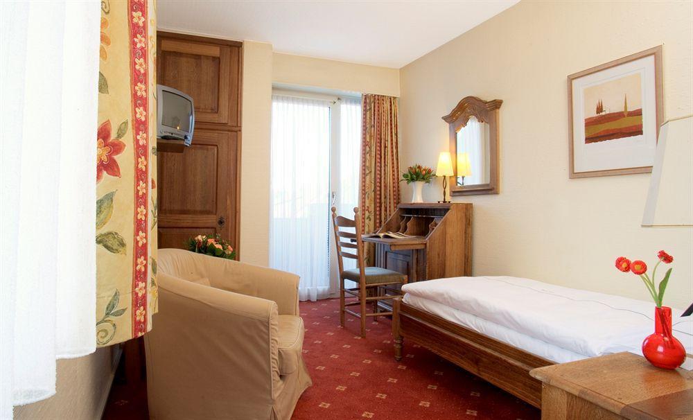 Airport Fashion Hotel Дюселдорф Екстериор снимка