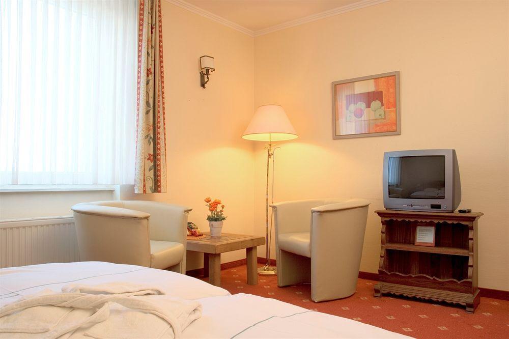 Airport Fashion Hotel Дюселдорф Екстериор снимка