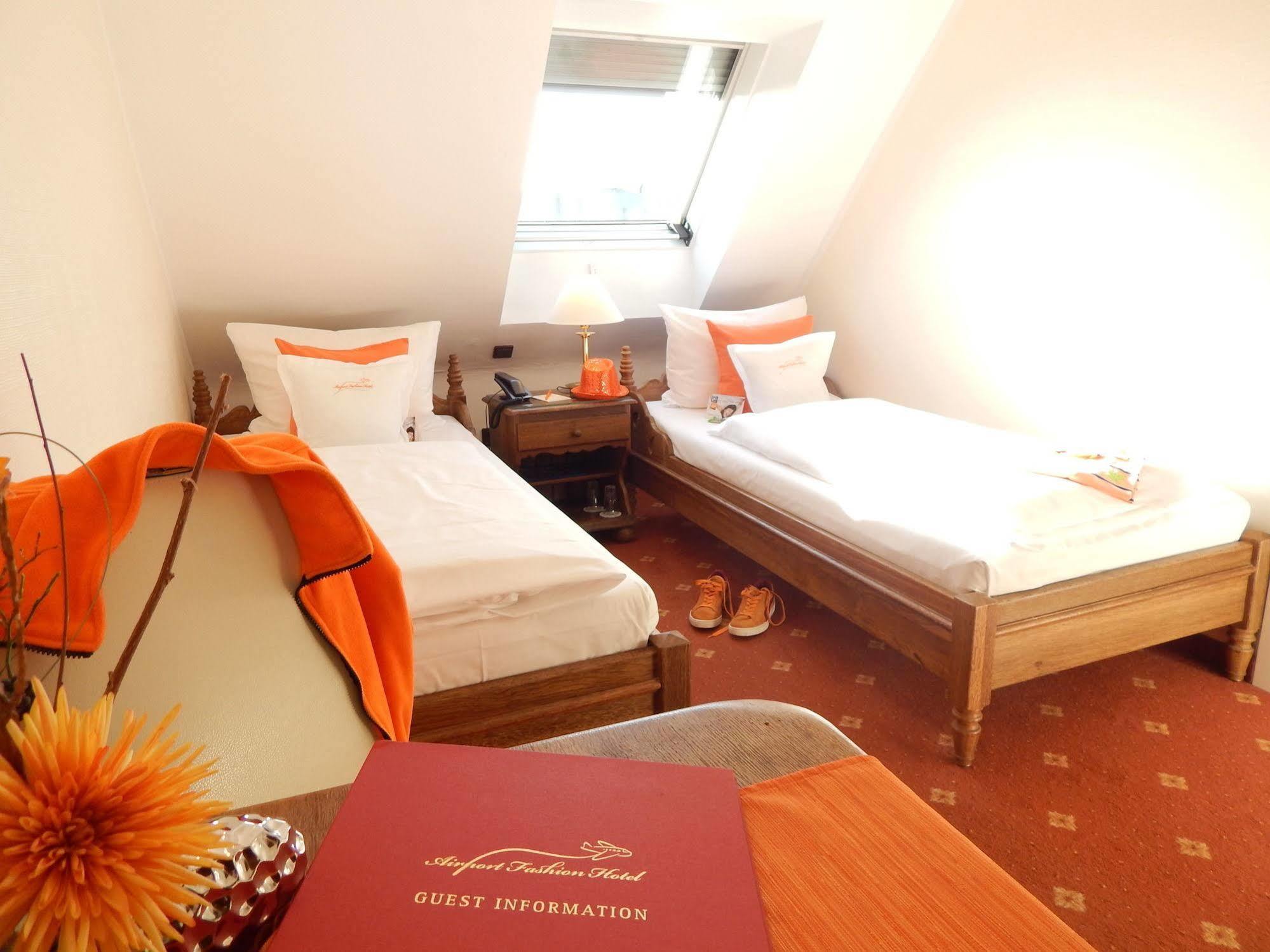 Airport Fashion Hotel Дюселдорф Екстериор снимка