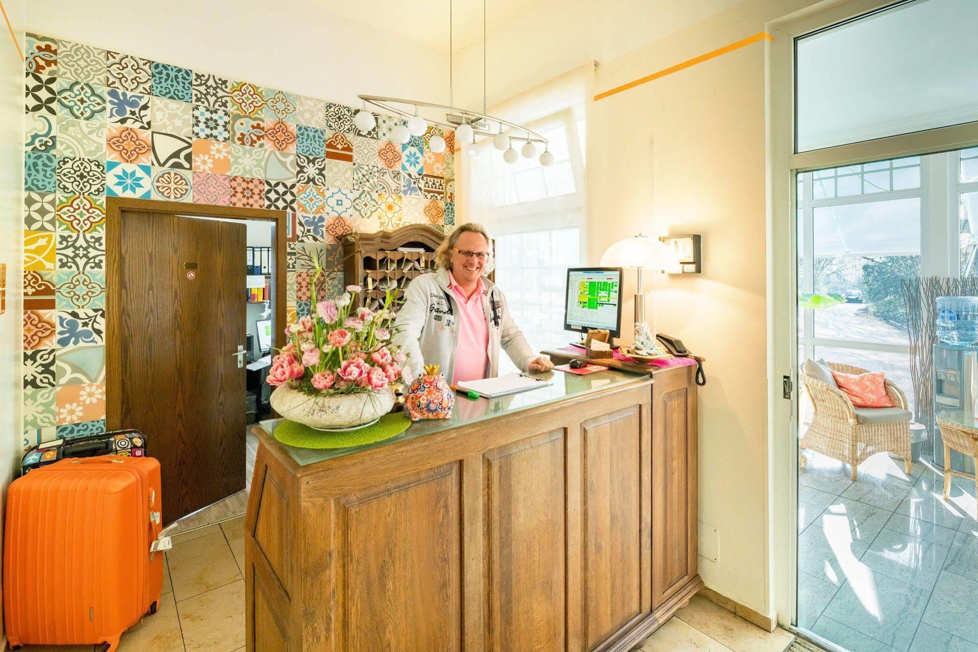 Airport Fashion Hotel Дюселдорф Екстериор снимка